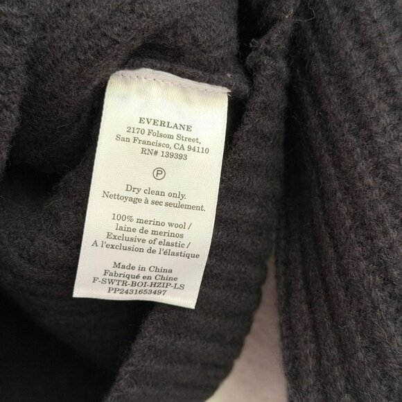 Everlane The Half-Zip Sweater in Luxe Merino in Black, Size Medium - Picture 8 of 9